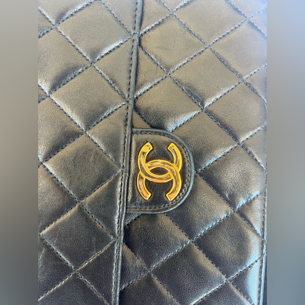 Chanel Quilted CC Flap Bag shoulder bag - Picture 15 of 16
